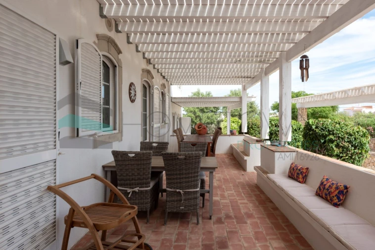 Moradia T7 para Venda em Santa Barbara de Nexe Foto 57