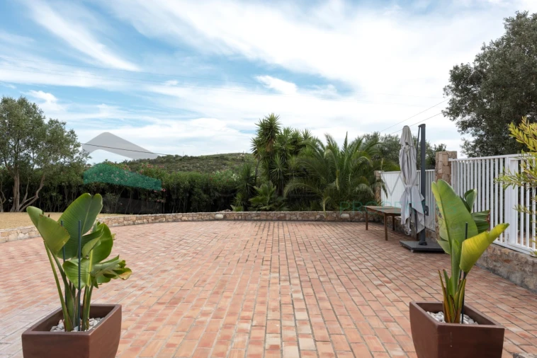 Moradia T7 para Venda em Santa Barbara de Nexe Foto 67