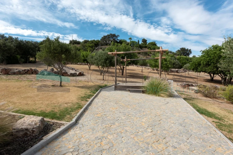 Moradia T7 para Venda em Santa Barbara de Nexe Foto 63