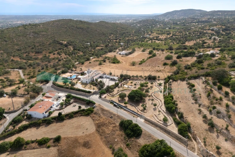 Moradia T7 para Venda em Santa Barbara de Nexe Foto 70