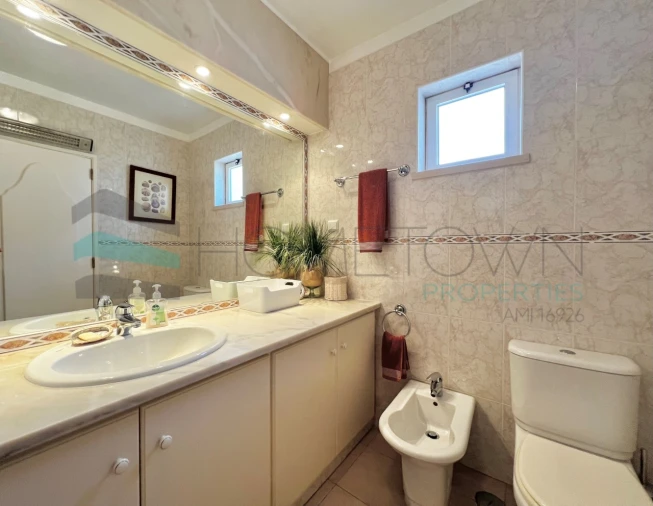 Moradia T3 para Venda em Quarteira Foto 24