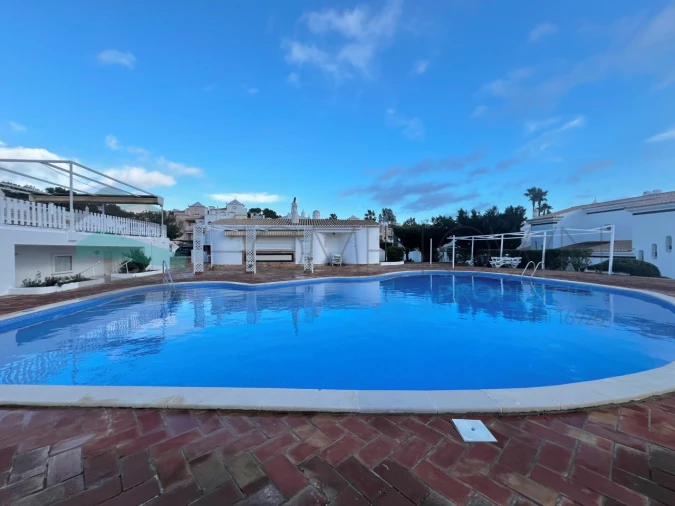 Moradia T3 para Venda em Quarteira Foto 37