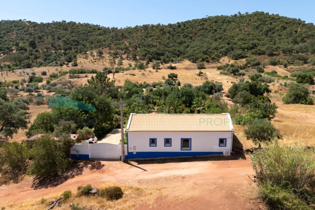 Moradia T2 para Venda em Alte Foto 22