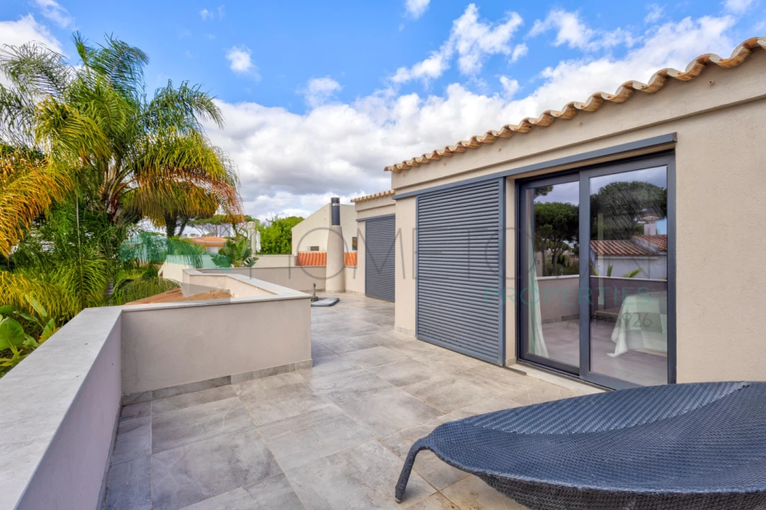 Moradia T3 para Venda em Quarteira Foto 28