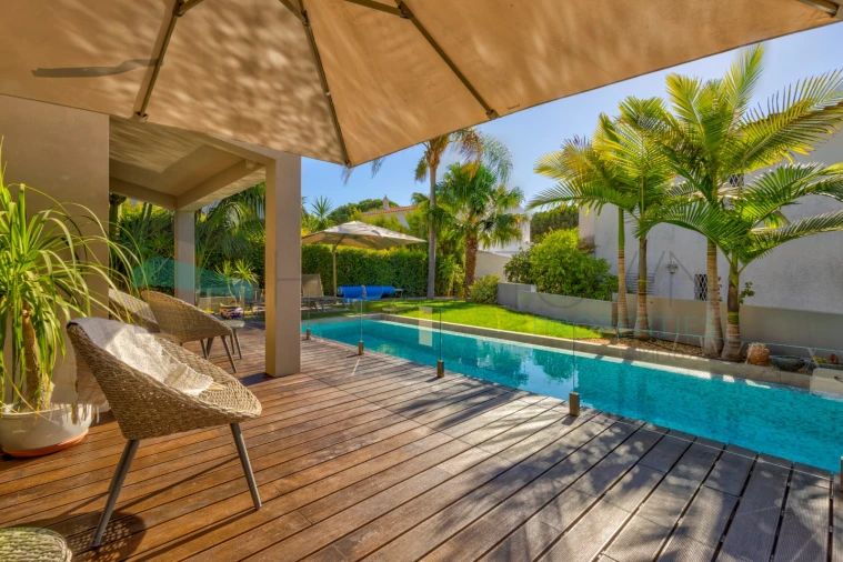 Moradia T3 para Venda em Quarteira Foto 2