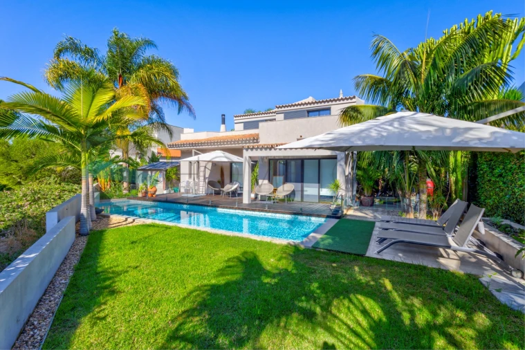 Moradia T3 para Venda em Quarteira Foto 1