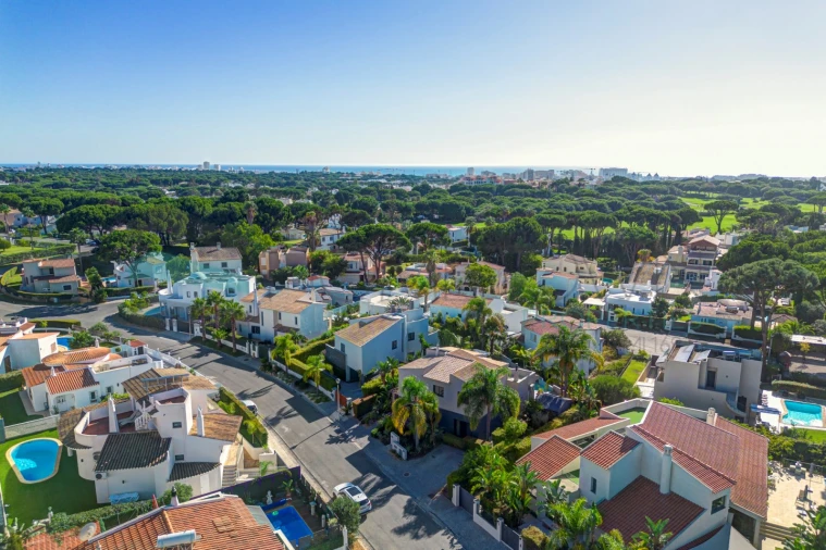 Moradia T3 para Venda em Quarteira Foto 45