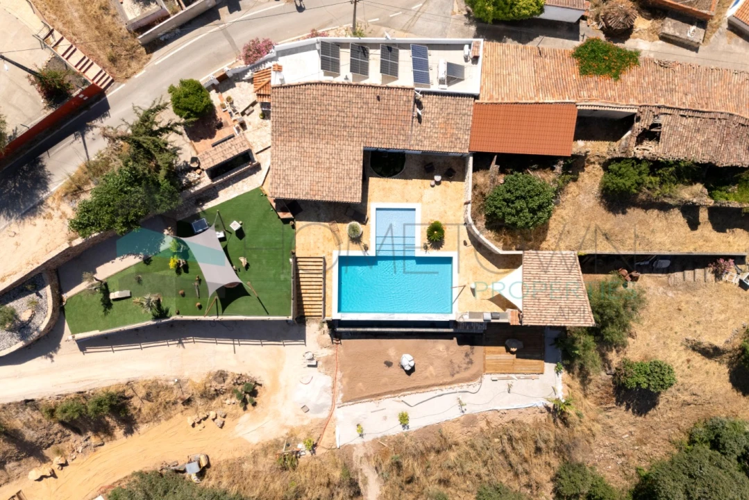 Moradia T3 para Venda em Alte Foto 9