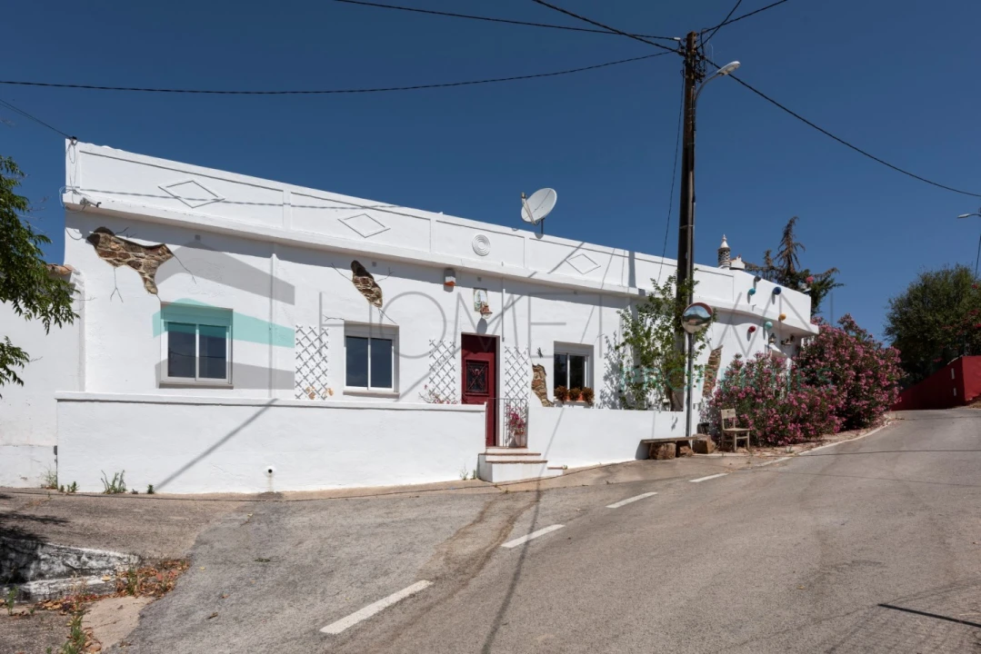 Moradia T3 para Venda em Alte Foto 16