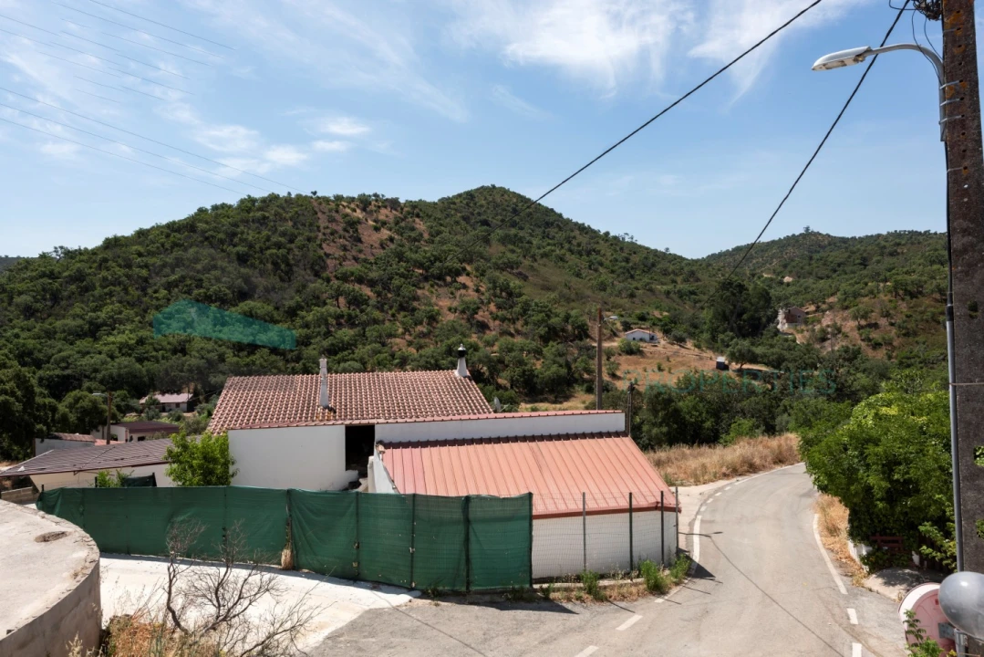 Moradia T3 para Venda em Alte Foto 35