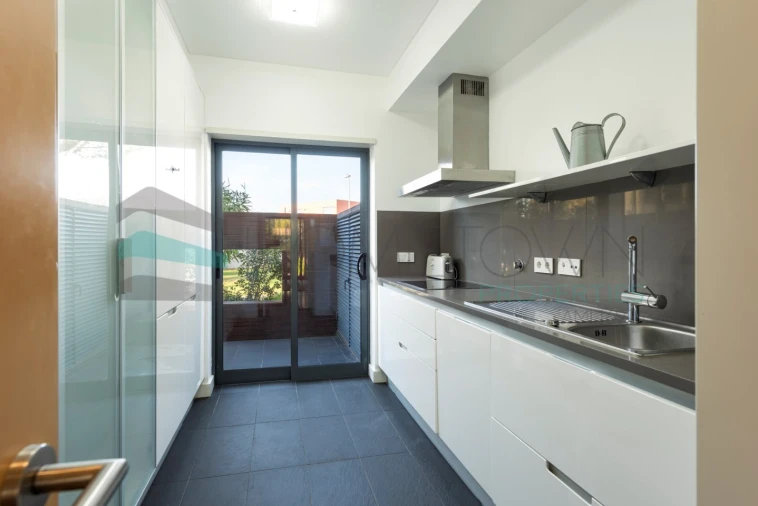 Apartamento T1 para Venda em Quarteira Foto 10