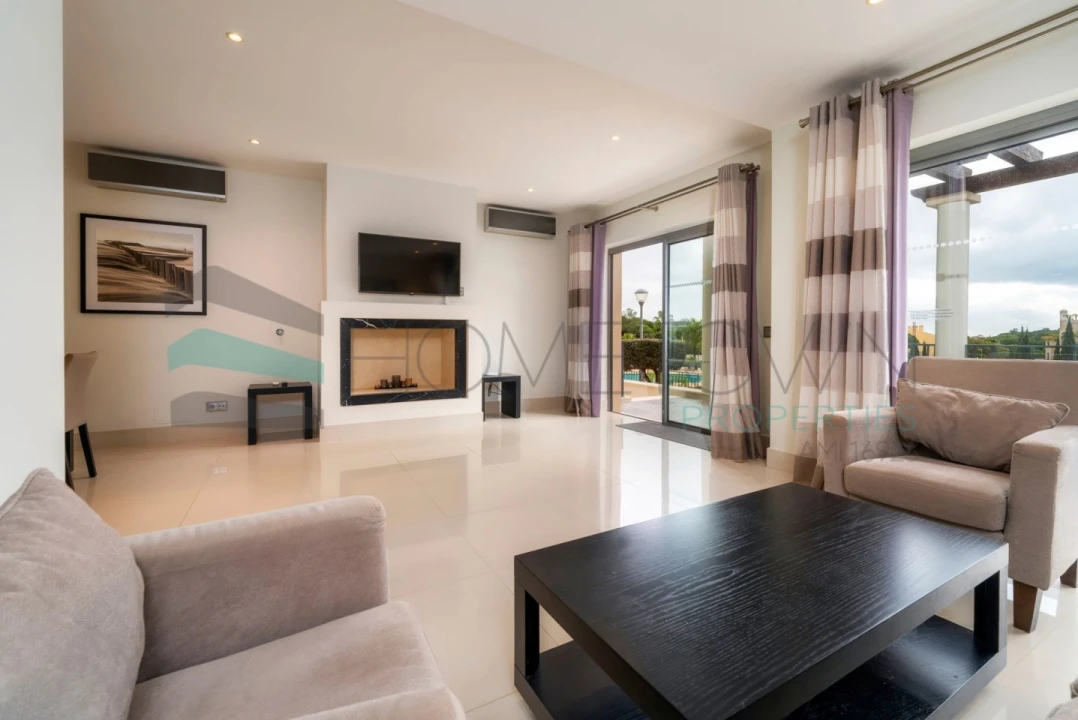 Apartamento T2 para Venda em Quarteira Foto 3