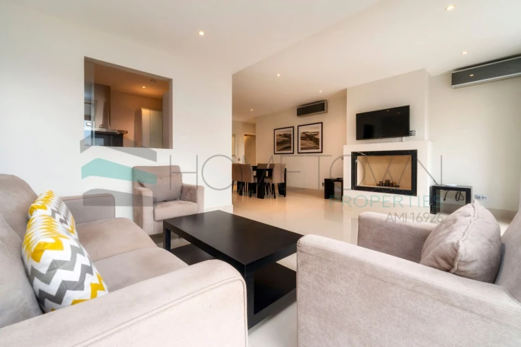 Apartamento T2 para Venda em Quarteira Foto 2