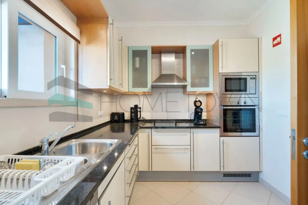 Apartamento T2 para Venda em Quarteira Foto 3