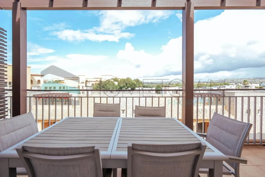 Apartamento T2 para Venda em Quarteira Foto 9