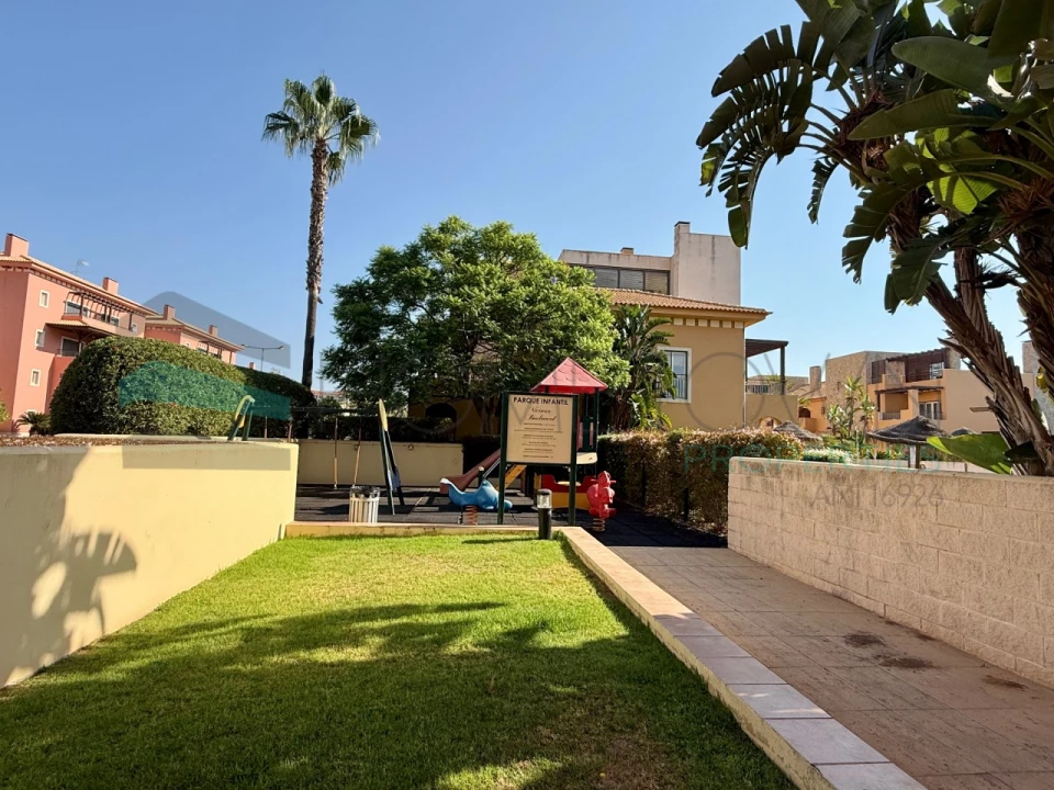 Apartamento T2 para Venda em Quarteira Foto 24