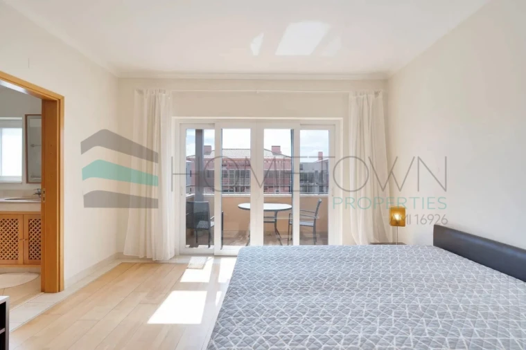 Apartamento T2 para Venda em Quarteira Foto 10