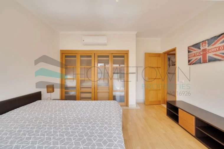 Apartamento T2 para Venda em Quarteira Foto 11