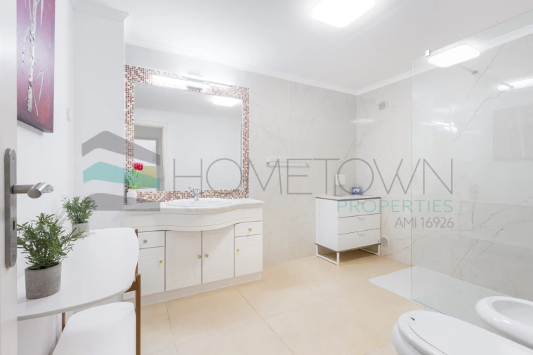 Apartamento T2 para Venda em Quarteira Foto 22