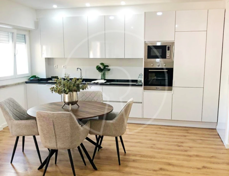 Apartamento T3 para Venda em Benfica Foto 2