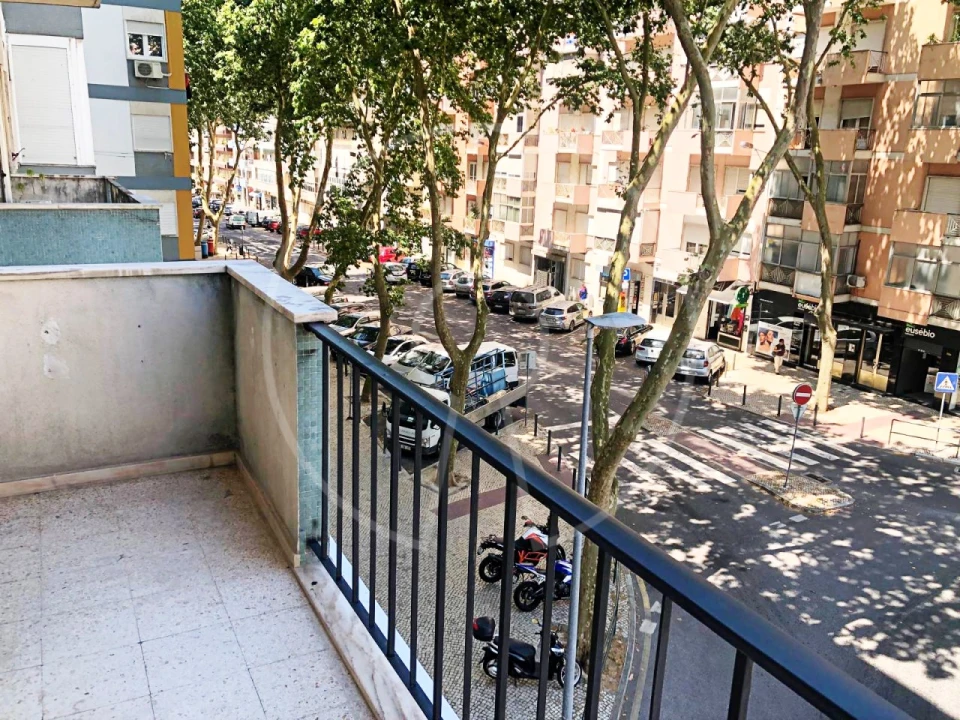 Apartamento T3 para Venda em Benfica Foto 5