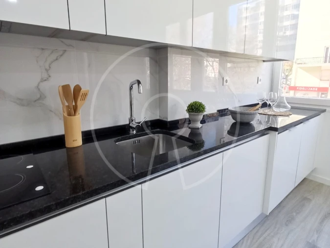 Apartamento T3 para Venda em Benfica Foto 3