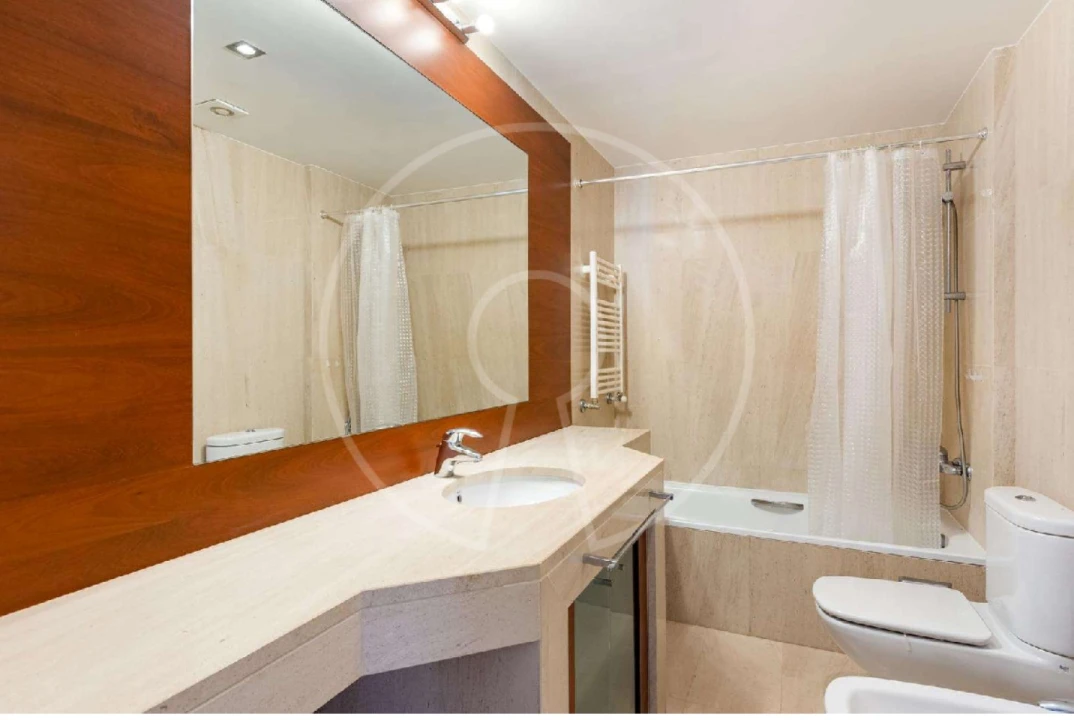 Apartamento T3 para Arrendamento em Algés, Linda-A-Velha e Cruz Quebrada-Dafundo Foto 13