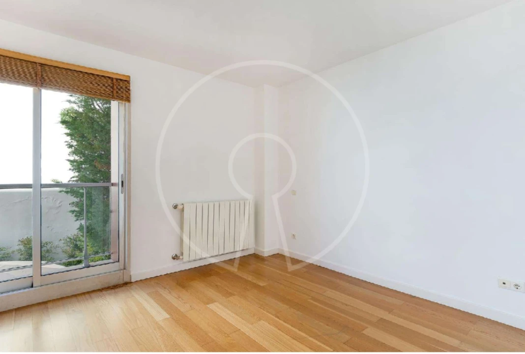 Apartamento T3 para Arrendamento em Algés, Linda-A-Velha e Cruz Quebrada-Dafundo Foto 22