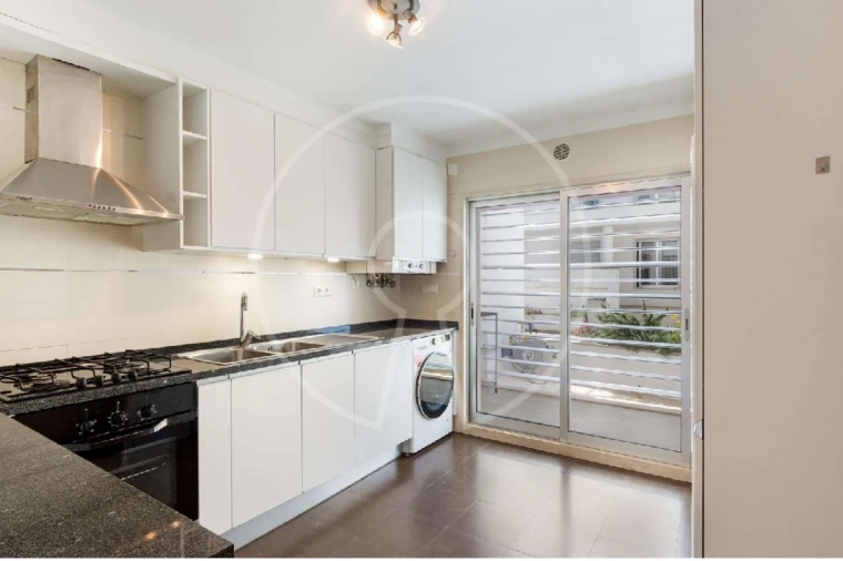 Apartamento T3 para Arrendamento em Algés, Linda-A-Velha e Cruz Quebrada-Dafundo Foto 9