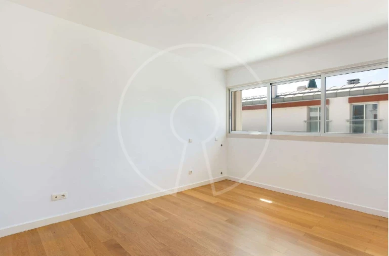 Apartamento T3 para Arrendamento em Algés, Linda-A-Velha e Cruz Quebrada-Dafundo Foto 14