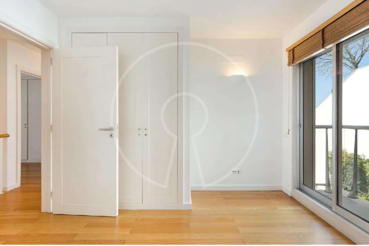 Apartamento T3 para Arrendamento em Algés, Linda-A-Velha e Cruz Quebrada-Dafundo Foto 21