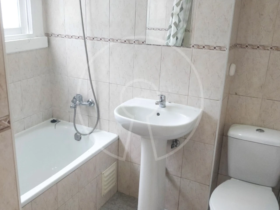 Apartamento T4 para Venda em Alvalade Foto 17