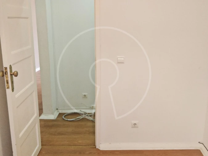 Apartamento T4 para Venda em Alvalade Foto 4