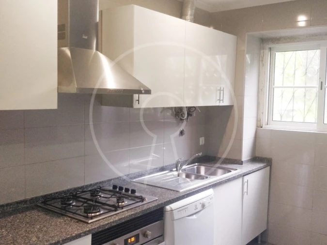 Apartamento T4 para Venda em Alvalade Foto 6