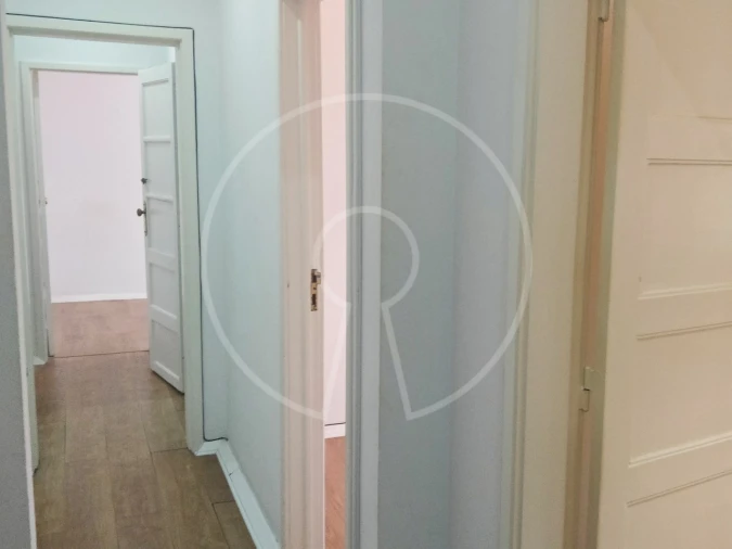 Apartamento T4 para Venda em Alvalade Foto 8