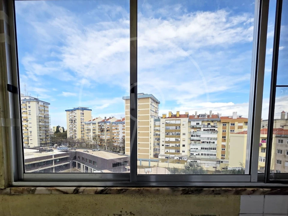 Apartamento T2 para Venda em Benfica Foto 2