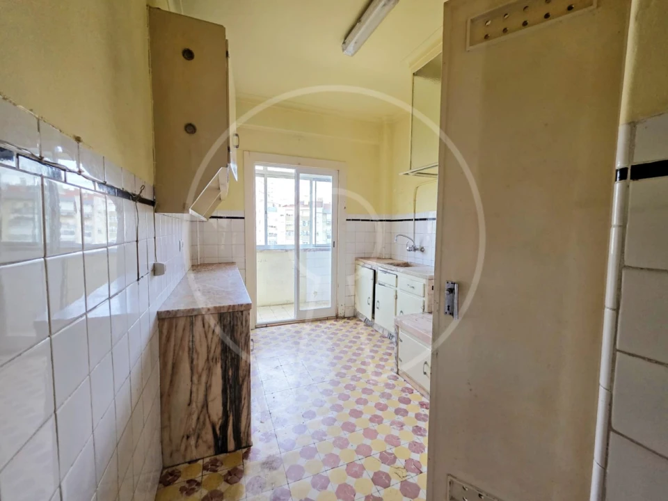 Apartamento T2 para Venda em Benfica Foto 5