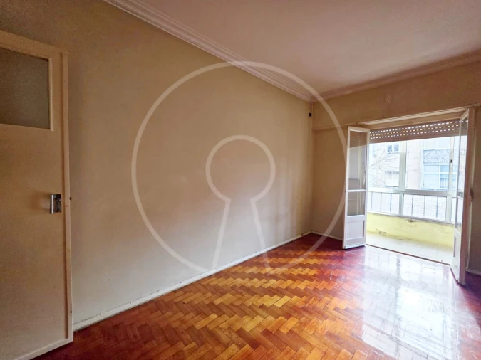 Apartamento T2 para Venda em Benfica Foto 3