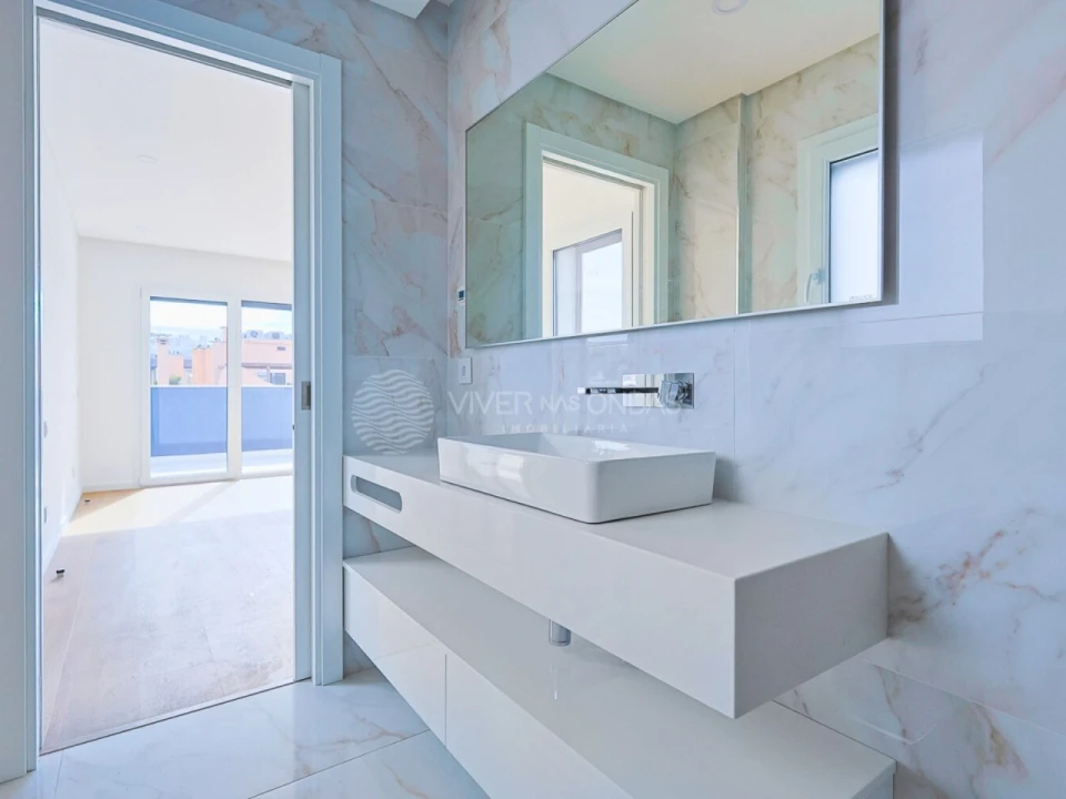 Apartamento T2 para Venda em Costa da Caparica Foto 16