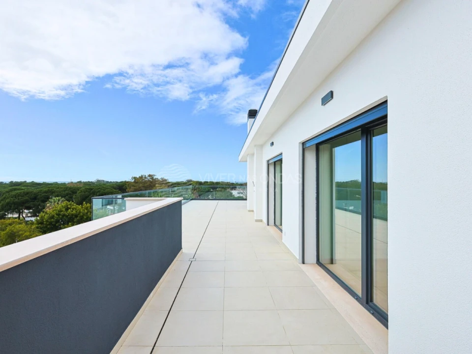 Apartamento T4 para Venda em Costa da Caparica Foto 1