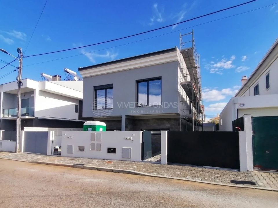 Moradia T2 para Venda em Seixal, Arrentela e Aldeia de Paio Pires Foto 1