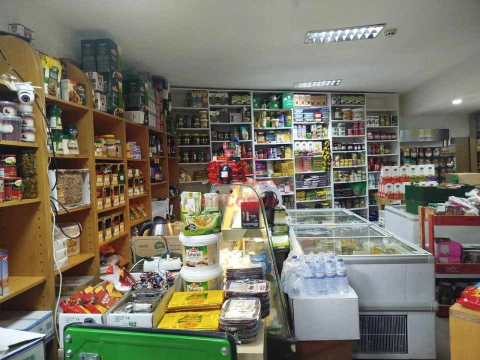 Loja para Arrendamento em Lumiar Foto 4