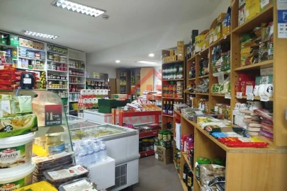 Loja para Arrendamento em Lumiar