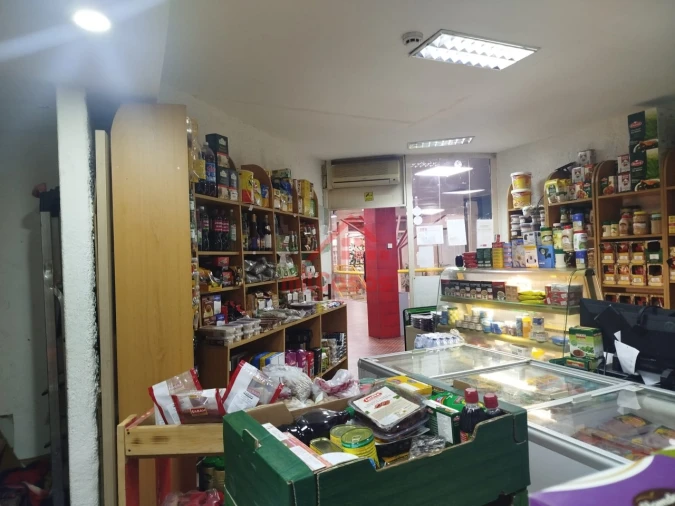 Loja para Arrendamento em Lumiar Foto 3