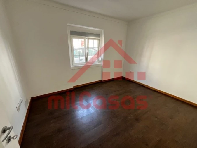 Apartamento T3 para Arrendamento em Ericeira Foto 7