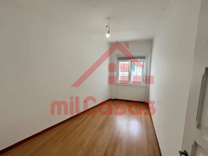 Apartamento T3 para Arrendamento em Ericeira Foto 13