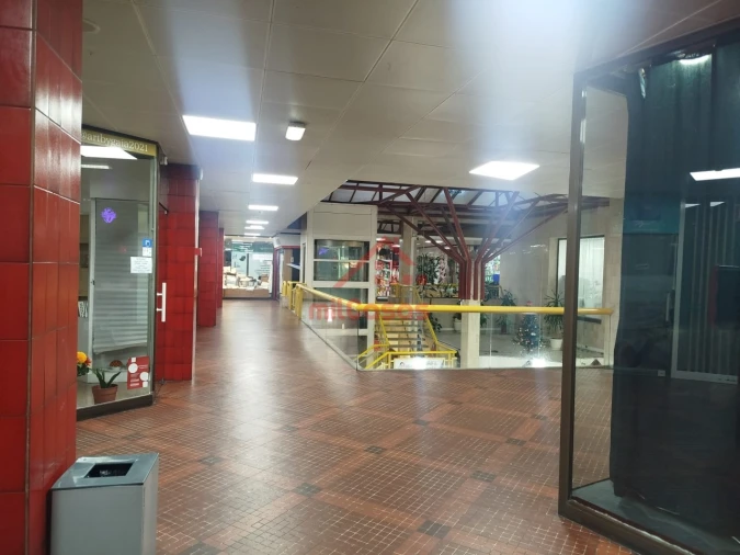 Loja para Arrendamento em Lumiar Foto 23