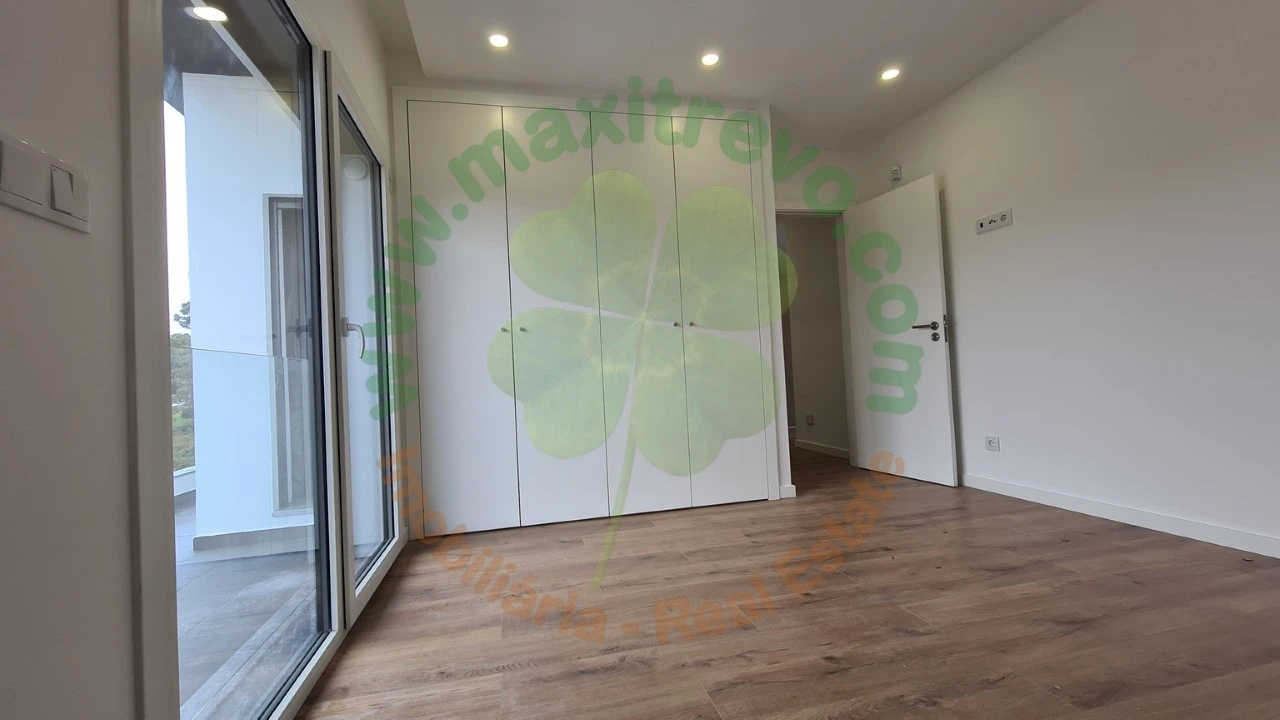 Moradia T4 para Venda em Charneca de Caparica e Sobreda Foto 32