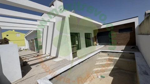 Moradia T4 para Venda em Fernao Ferro