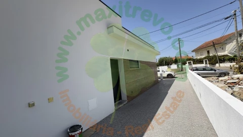 Moradia T4 para Venda em Fernao Ferro
